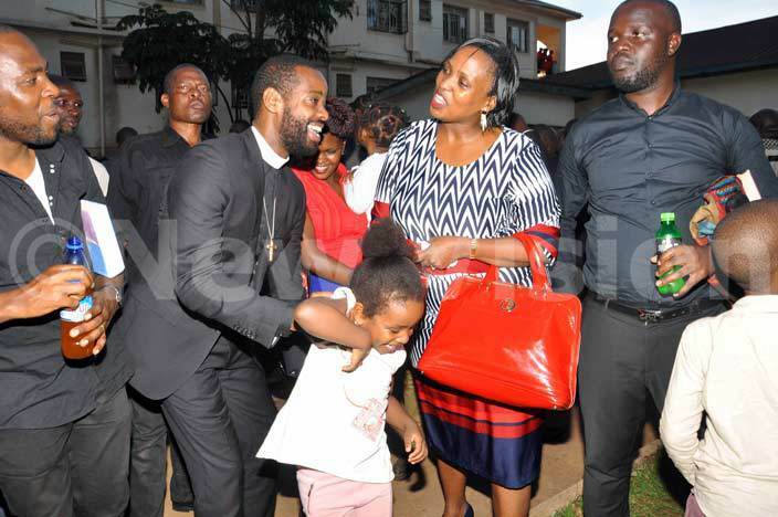  ator avid gabo uniting with his family after court released him on bail hoto by rancis morut