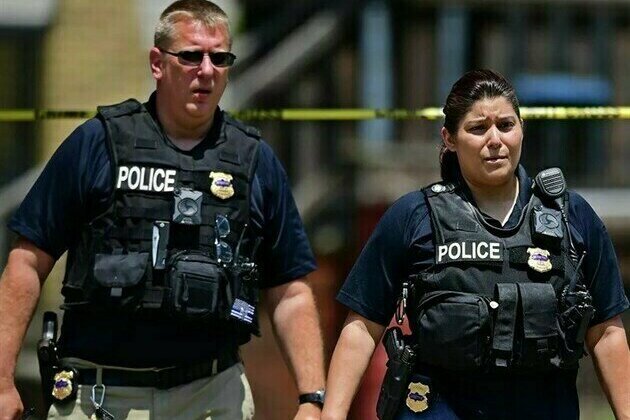 Police Detain Anti-ICE Protesters in Portland