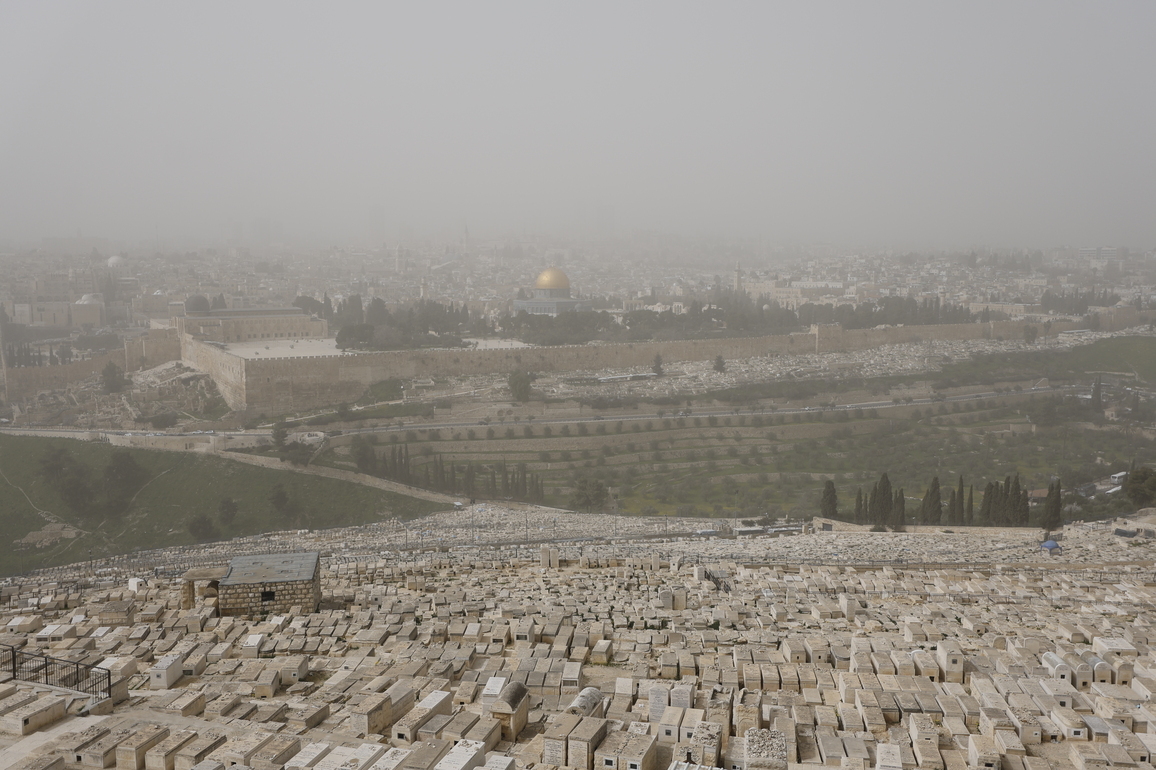 MIDEAST-JERUSALEM-DUST STORM