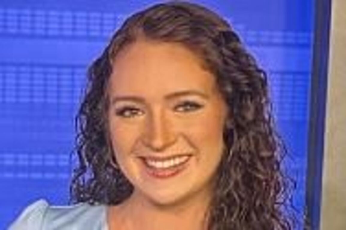 Pregnant news anchor goes into labour live on air but refuses to leave set for hours