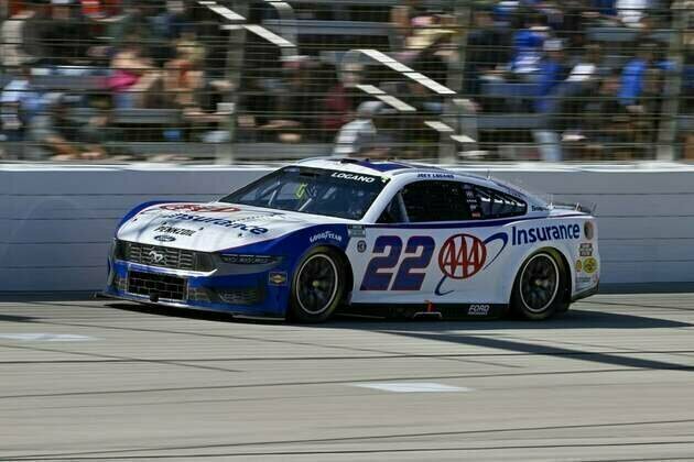 Joey Logano shines to win Wurth 400 title