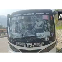 Ramban: Last vehicle of Pahalgam convoy hits four stranded vehicles; 36 passengers sustain minor injuries