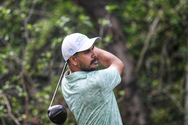 Bhullar leads IGPL trio into weekend rounds, as only 3 Indians make cut in Singapore