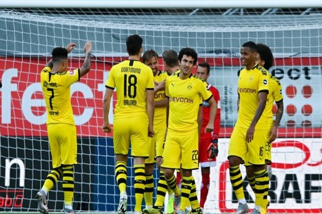 Bundesliga: Borussia Dortmund thrash SC Paderborn by 6-1