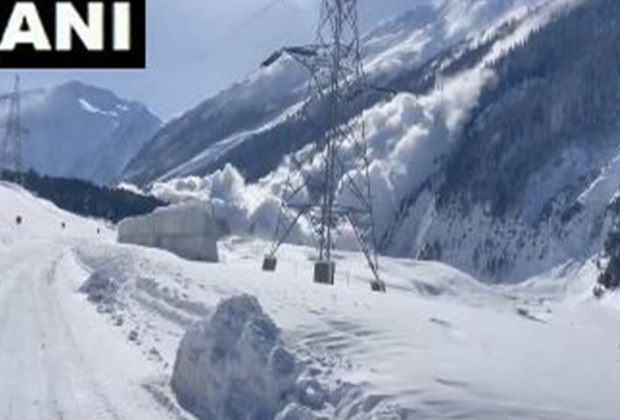 Avalanche hits Sarbal area of Sonmarg in J-K