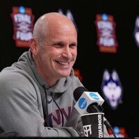 UConn coach Dan Hurley refocuses Huskies: 'Here for ring, not watch'
