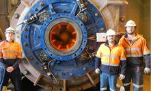 Weir workers with a Warman pump fitted with the throatbush adjustment technology.