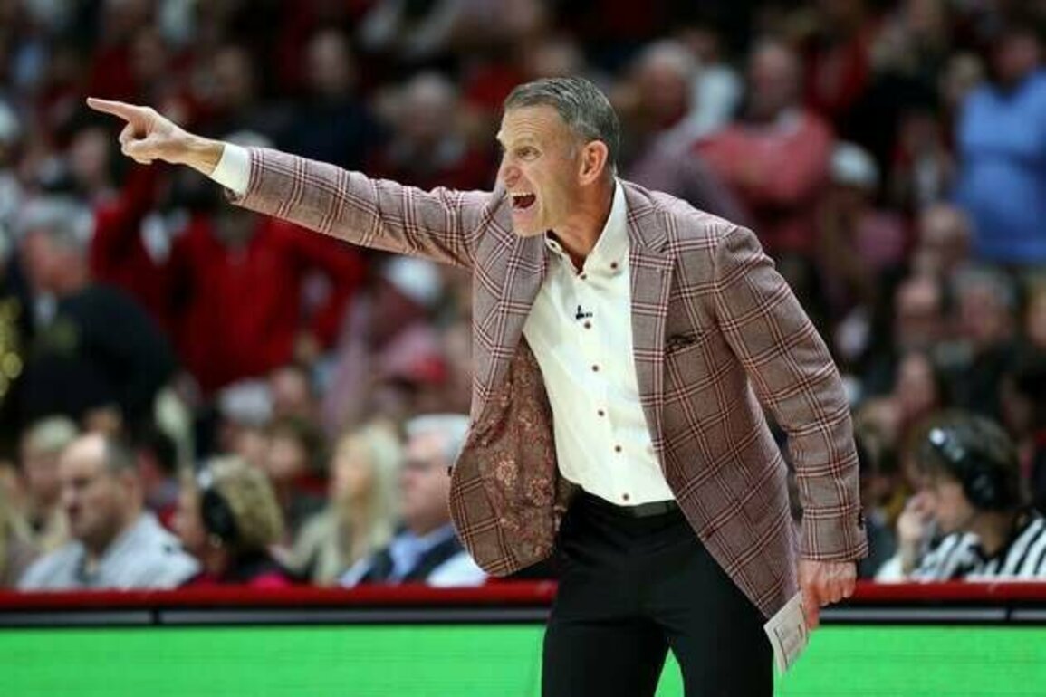 Labaron Philon Jr., No. 8 Alabama overwhelm Maryland
