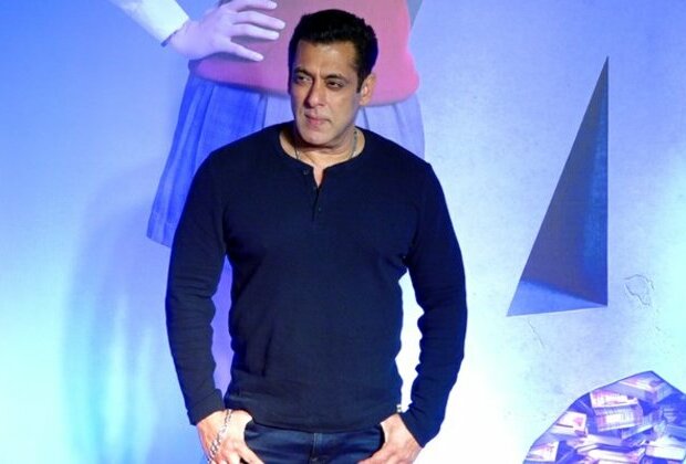 Salman Khan looks dapper in black as he attends 'Farrey' premiere in Mumbai