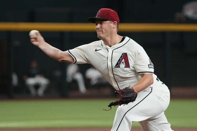 Reports: D-backs bringing back reliever Paul Sewald