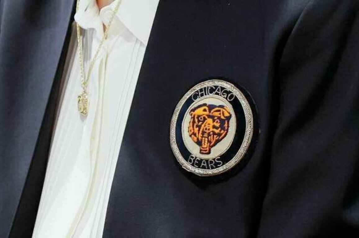 Bears wives receive piece of history at annual luncheon