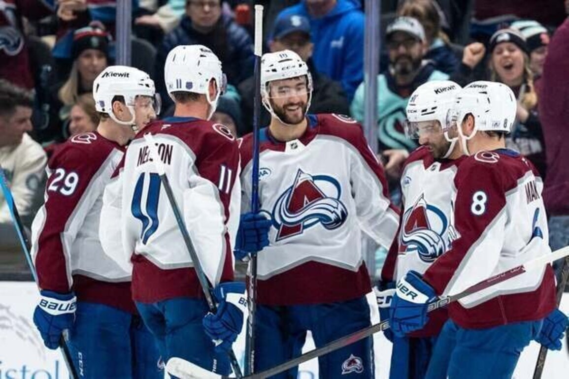 Avalanche show no let-up ahead of date with desperate Jets