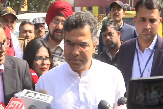 Delhi PwD minister Parvesh Verma inspects department projects at Bhairon Marg