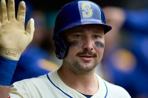 Cal Raleigh hits 2 HRs to break Mickey Mantle's record, tie M's mark