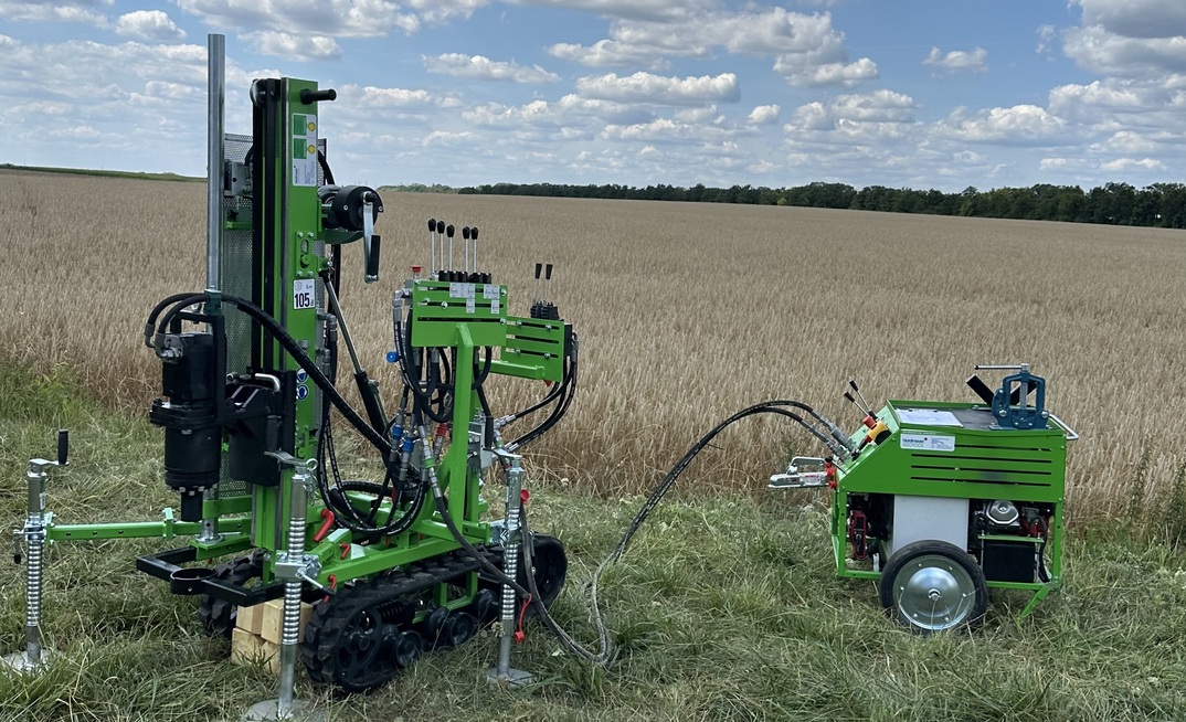 The soon-to-be-launched LMSR-FSX Modular rig from Nordmeyer GEOTOOL has been designed to be able to tow its own power pack. Credit: Nordmeyer GEOTOOL