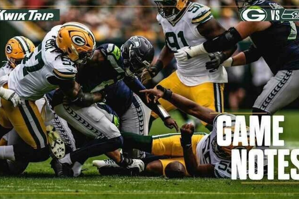 Game notes: Brenton Cox Jr. set tone for Packers' 4-takeaway day