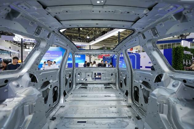 Global automakers seek deeper integration into China's smart supply chains