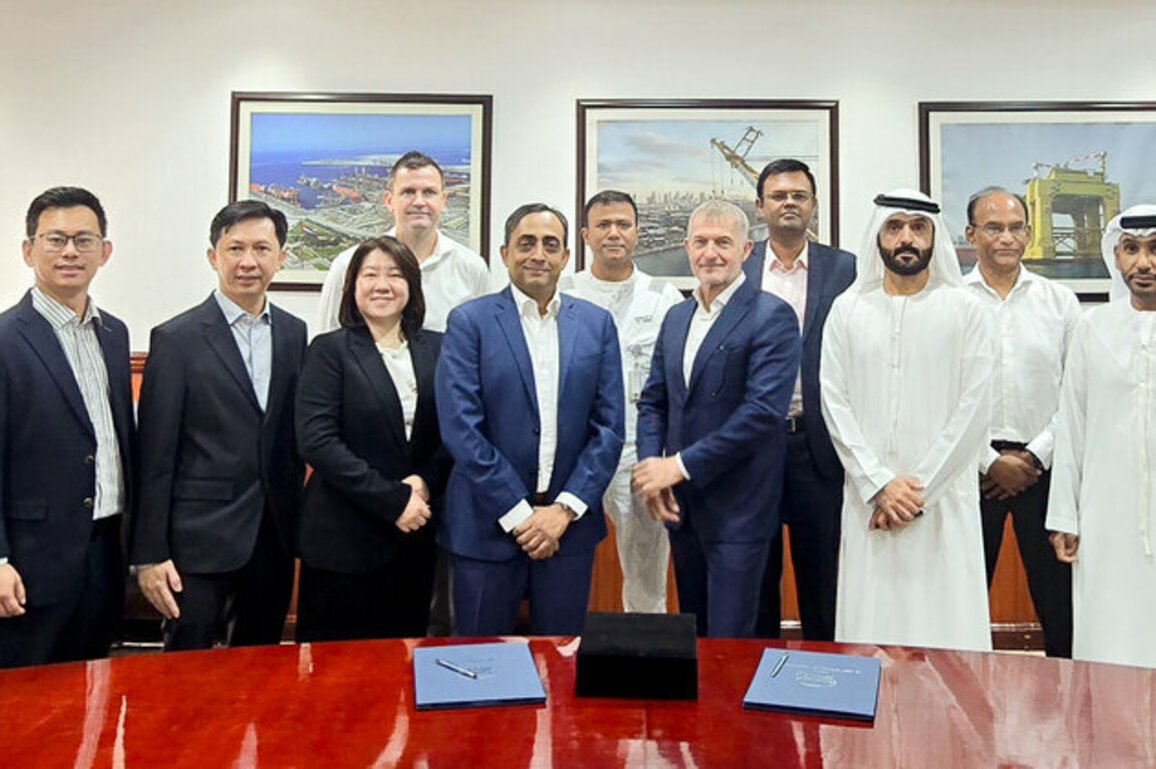 Drydocks World wins contract for world's largest floating lng facility off Mexico