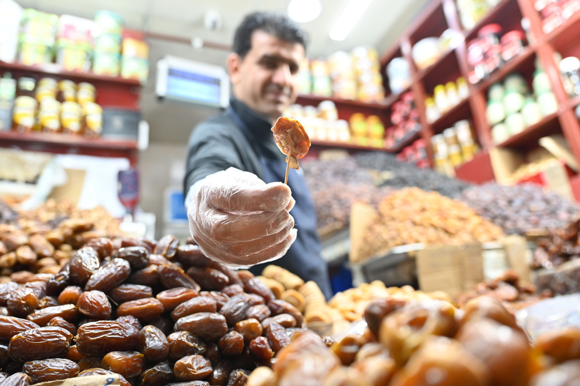 KUWAIT-KUWAIT CITY-RAMADAN-MARKET