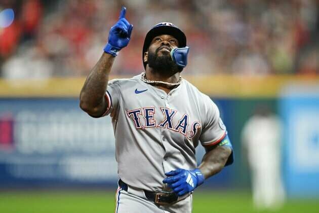 Rangers move on from 2023 World Series hero Adolis Garcia, C Jonah Heim