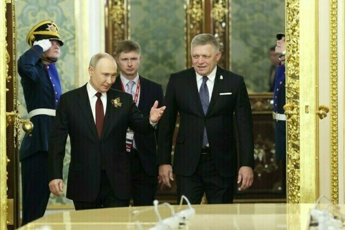 Slovak PM slams Western Iron Curtain in talks with Putin