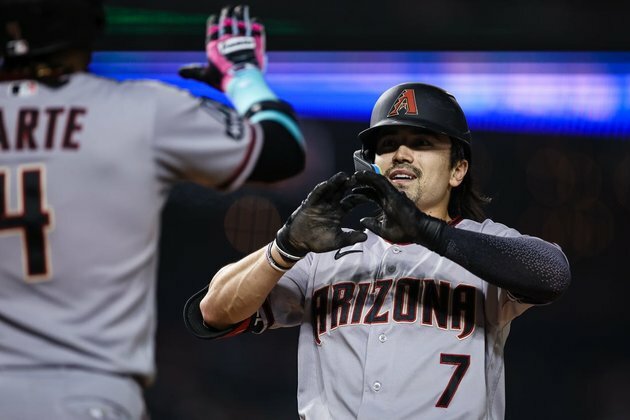 After smoky day off, Diamondbacks head for Detroit