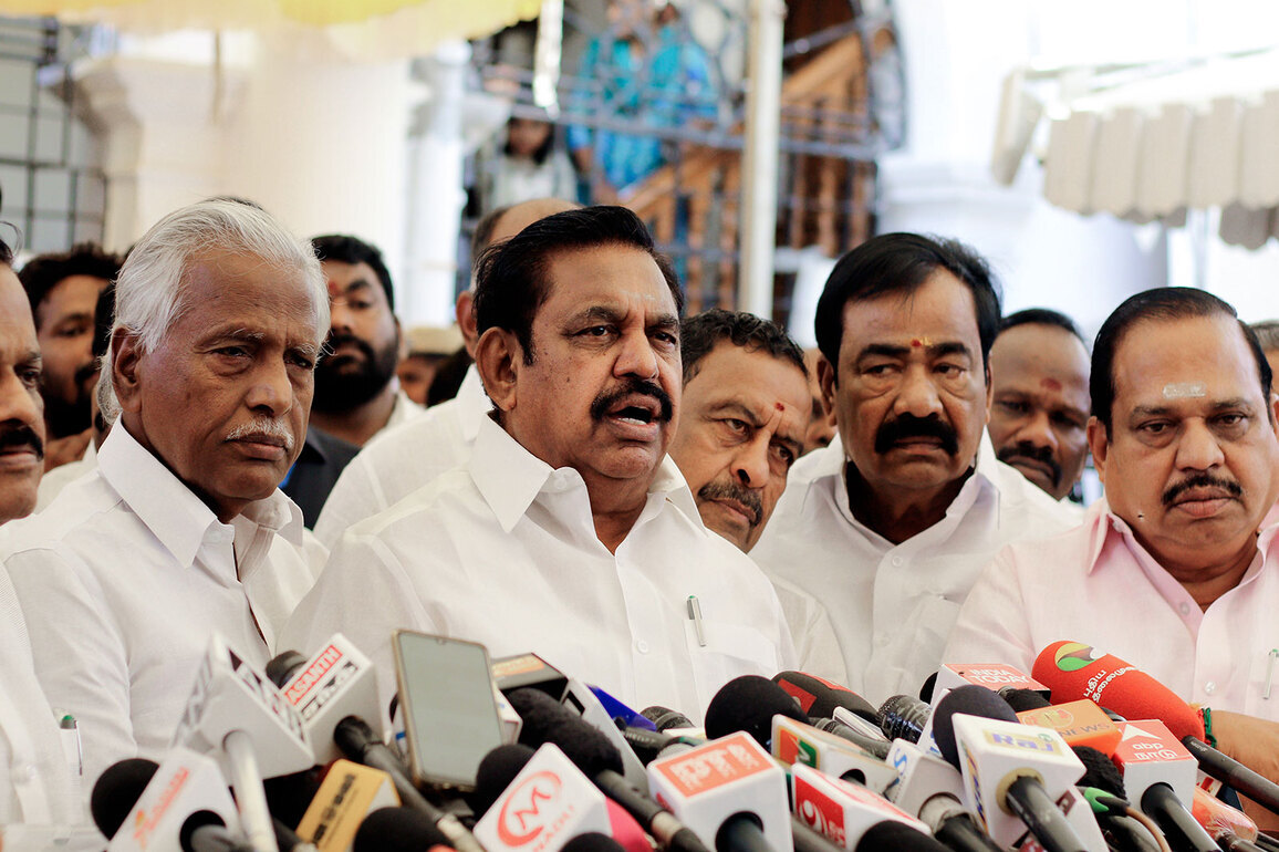 EPS directs AIADMK office bearers not to mention former posts of removed leaders in ads