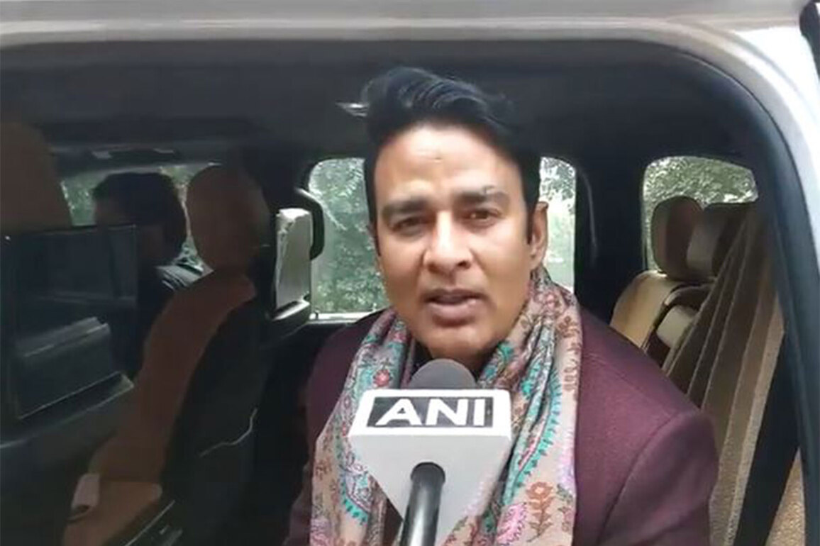 "People like Shah Rukh Khan are traitors; they eat in India, sing praises of Pakistan, Bangladesh": BJP's Sangeet Singh Som