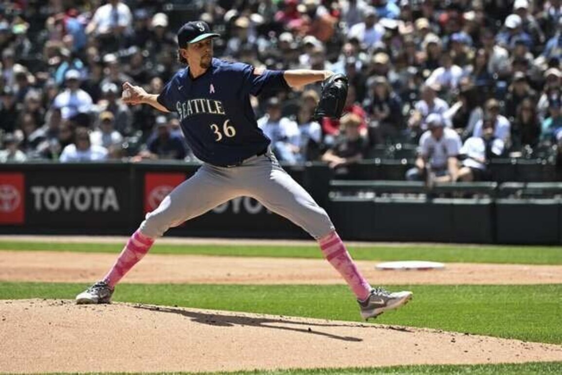 Randal Grichuk helps White Sox rally past Mariners
