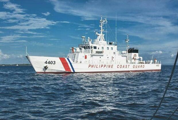 Chinese coastguard ship nearly collides with Philippines vessel