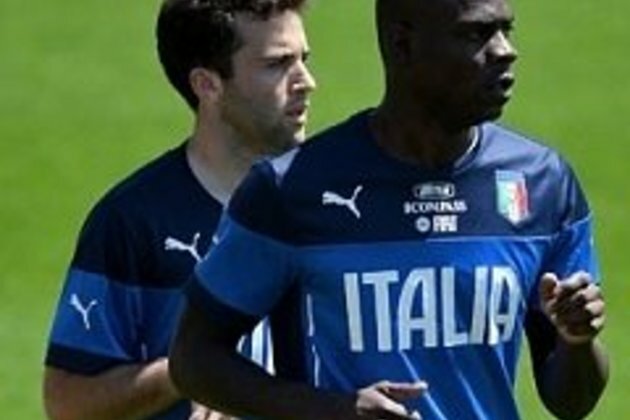 Balotelli left out of Italy squad by Mancini