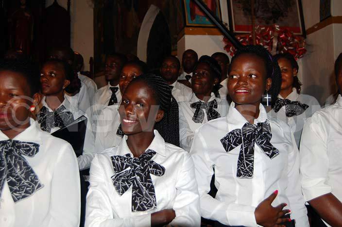 ome of the choristers that sang during ukisas concert at hrist he ing on riday ll hotos by athias azinga