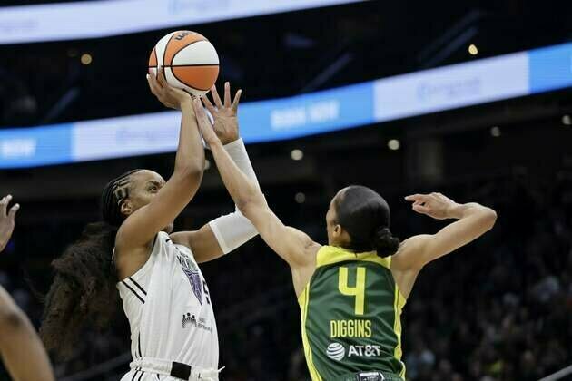 Valkyries hope to end modest skid vs. Paige Bueckers, Wings