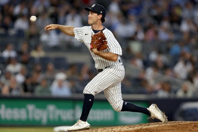 Yankees re-sign RHP Ryan Weber