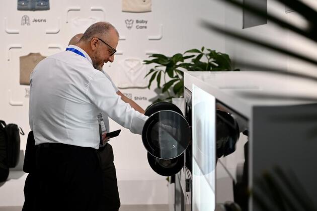 AI sweeps consumer electronics, reshaping everyday life