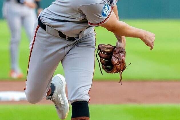 Twins acquire RHP Dean Kremer in second trade in a day