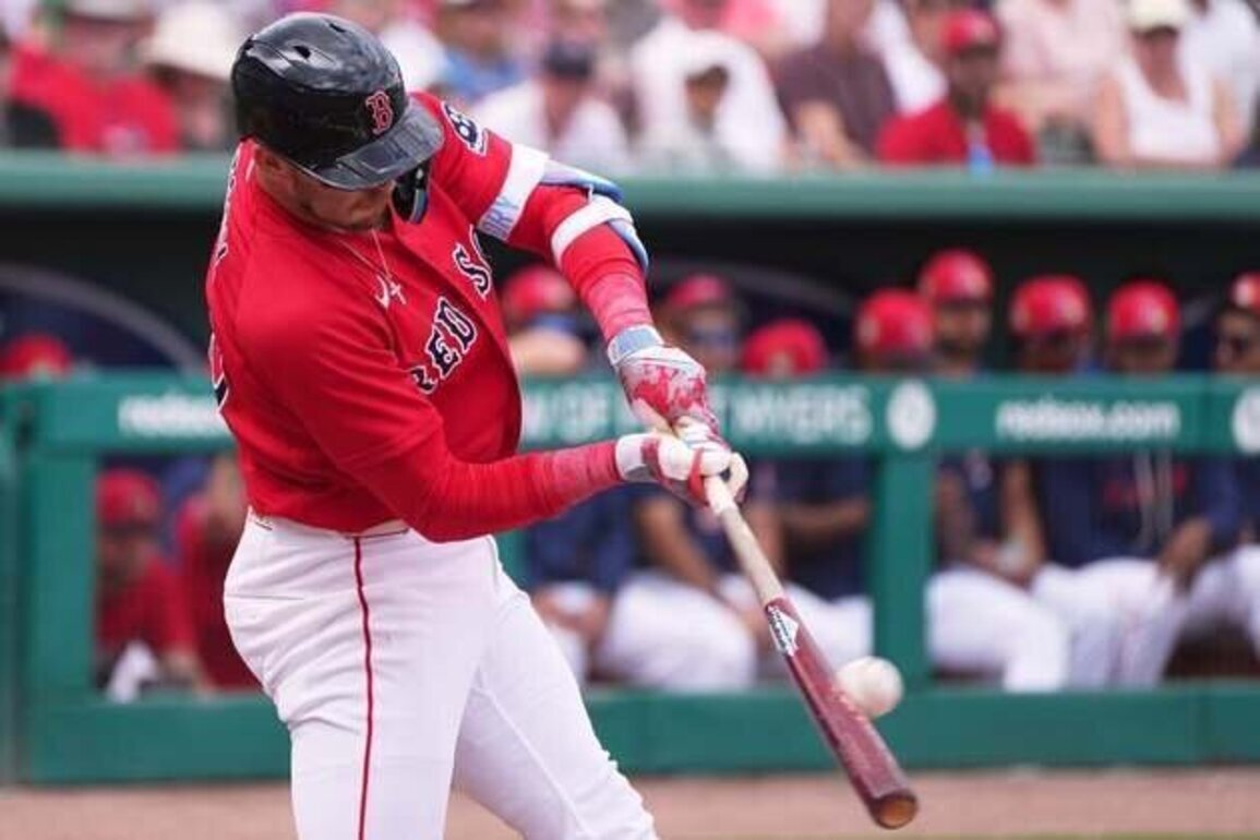 Spring training roundup: Red Sox build big lead, hold off Rays