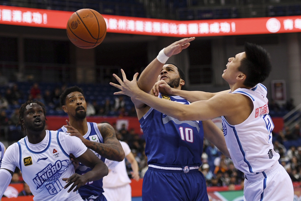(SP)CHINA-QINGDAO-BASKETBALL-CBA CLUB CUP-QINGDAO VS NINGBO (CN)