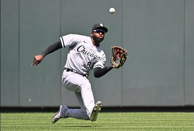 White Sox activate OF Luis Robert, option RHP Davis Martin