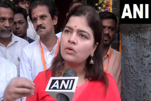 "Mahayuti' will fight together": BJP leader Poonam Mahajan on BMC polls