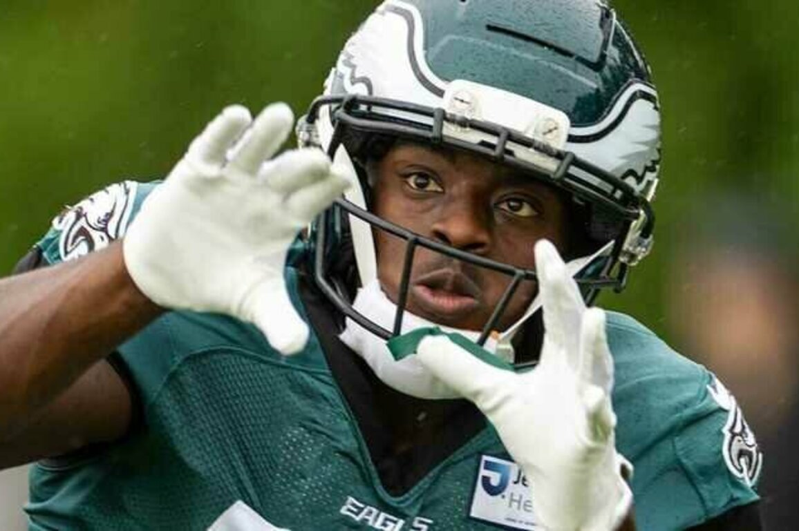 Eagles open WR Darius Cooper's practice window