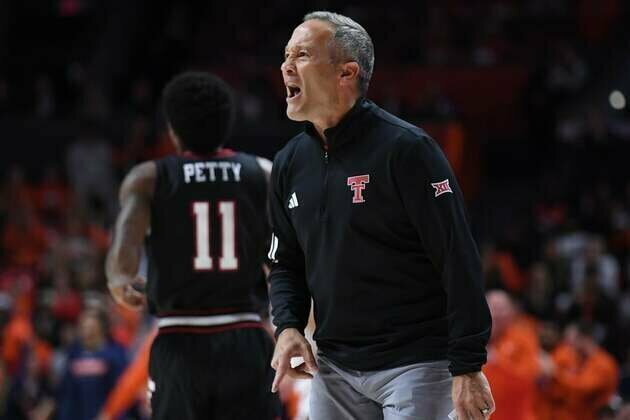 No. 11 Texas Tech overcomes slow start to beat Milwaukee