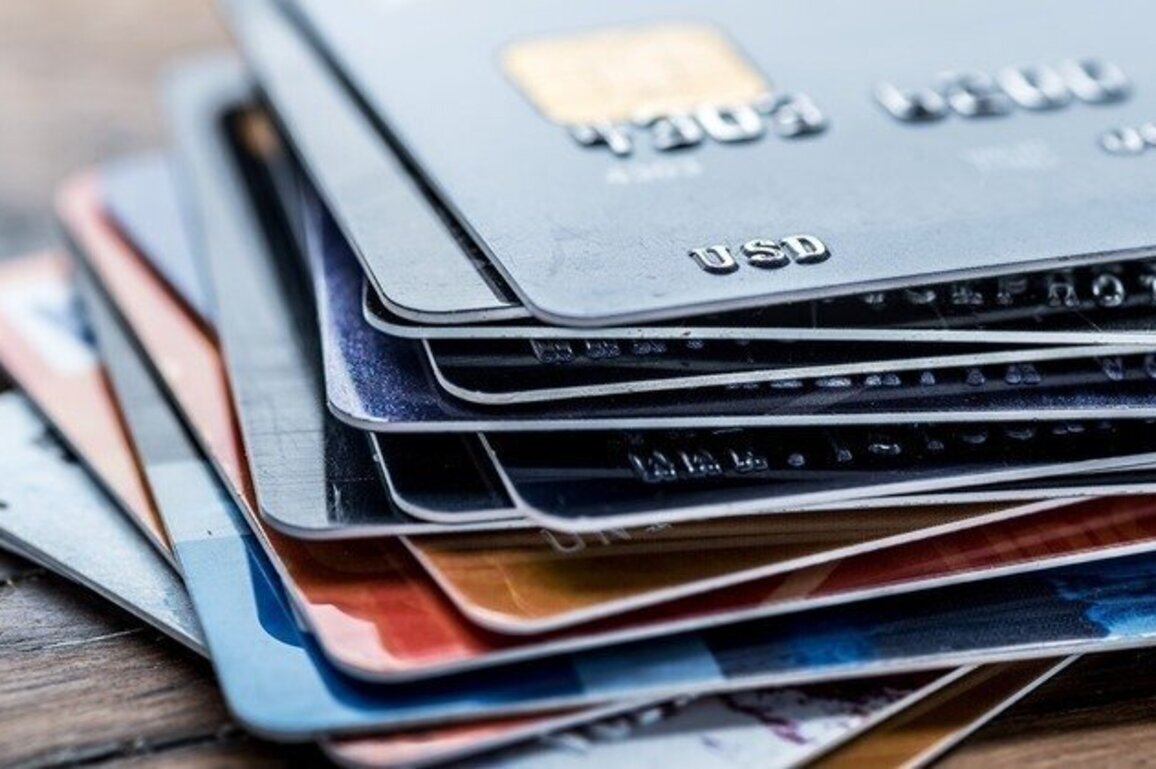 Data show Trump economy squeezes Oregon credit card holders 