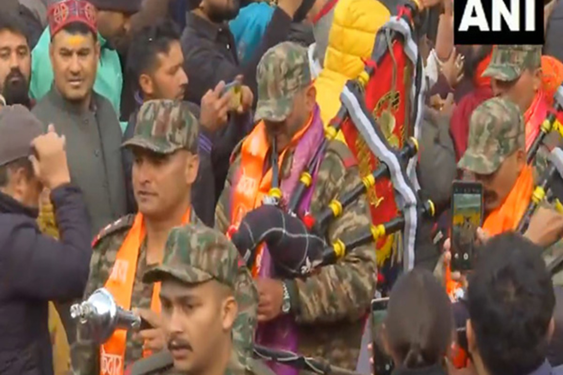 CM Dhami offers prayer at Kedarnath, Garhwal Rifles play devotional music