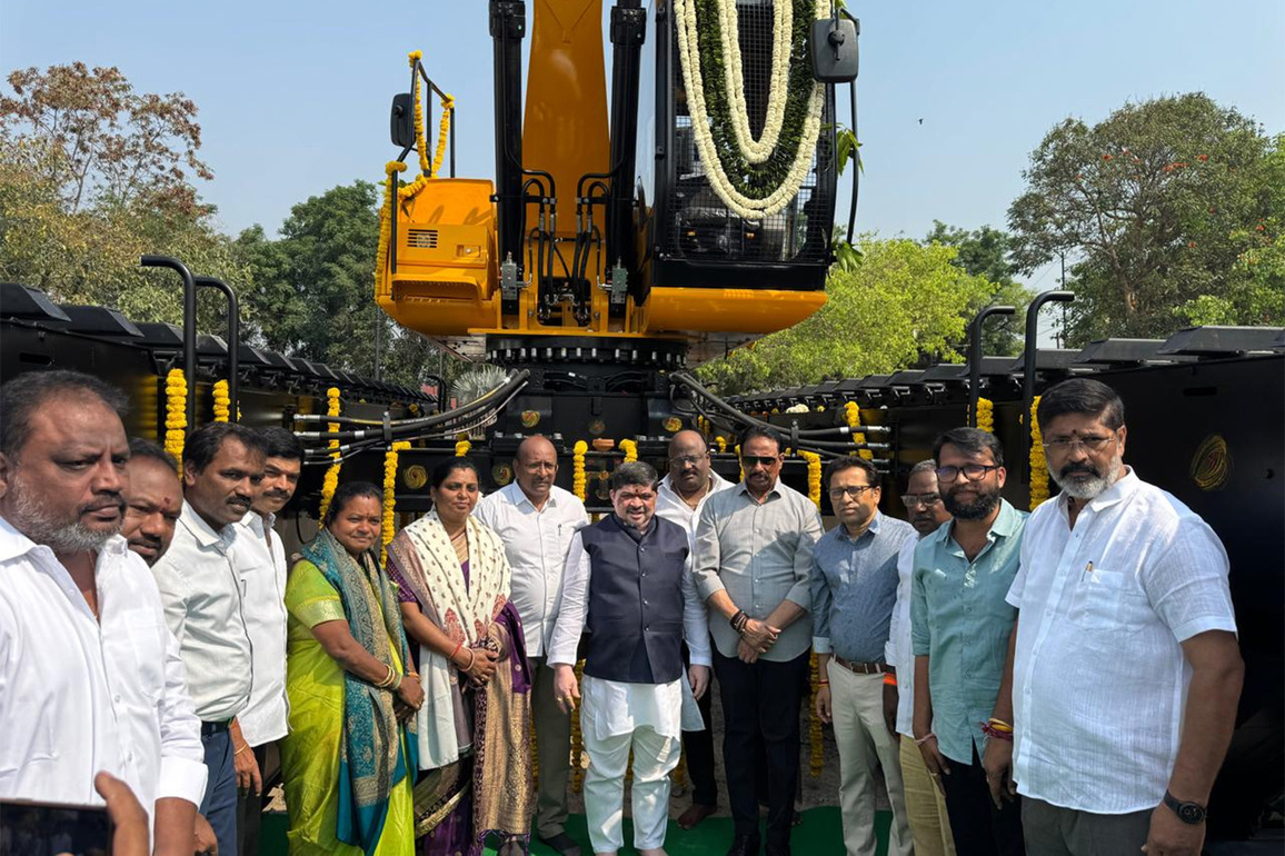 Autocracy Machinery deploys amphibious excavator for Hussain Sagar rejuvenation in Hyderabad