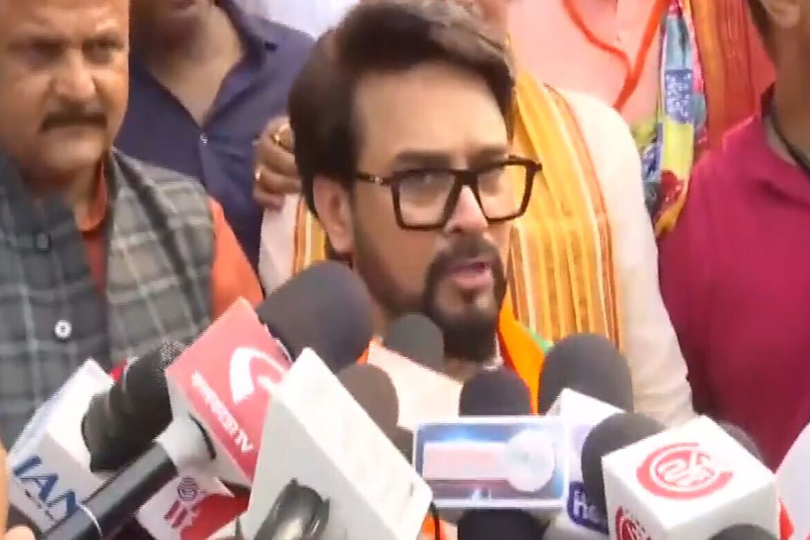 "Mamata Banerjee disrespected President": BJP MP Anurag Thakur