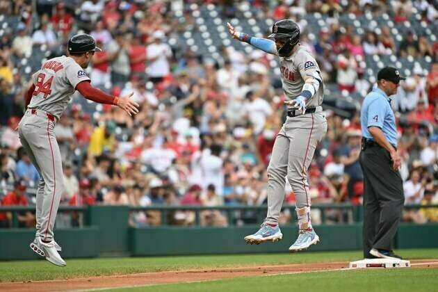 Red Sox ride hot offense, sweep Nationals