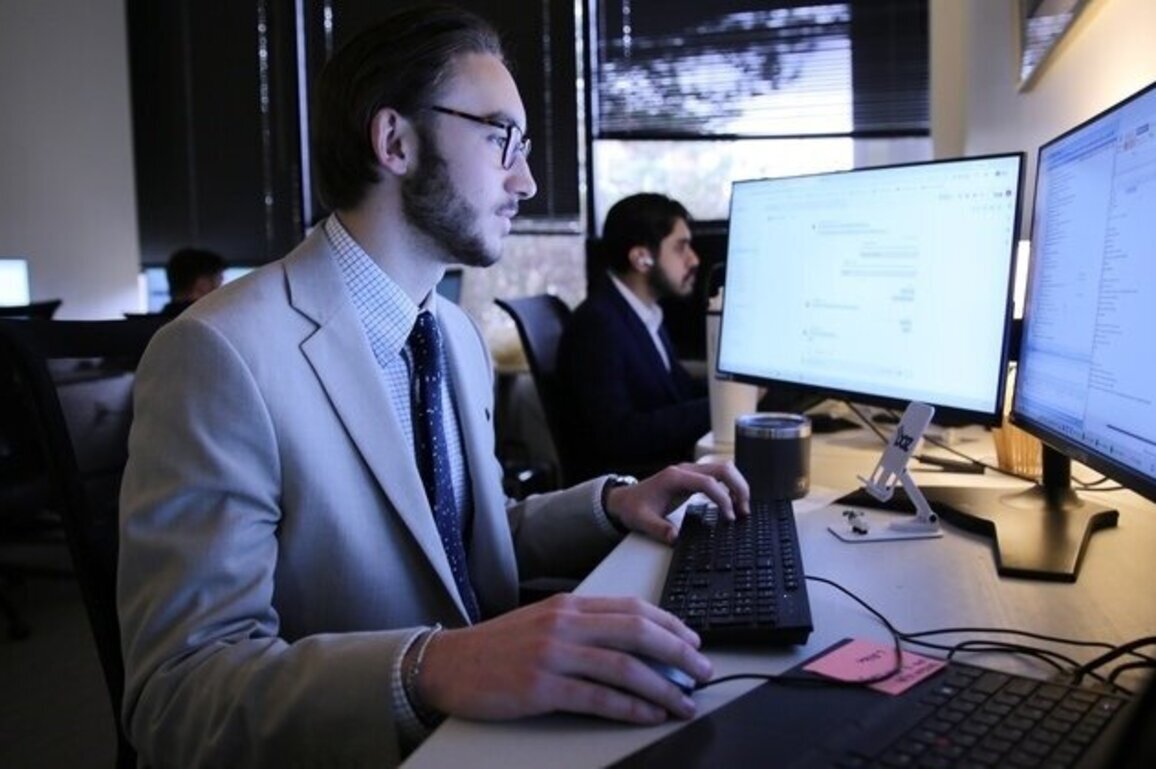 IN program connects college freshmen to jobs amid hiring gaps