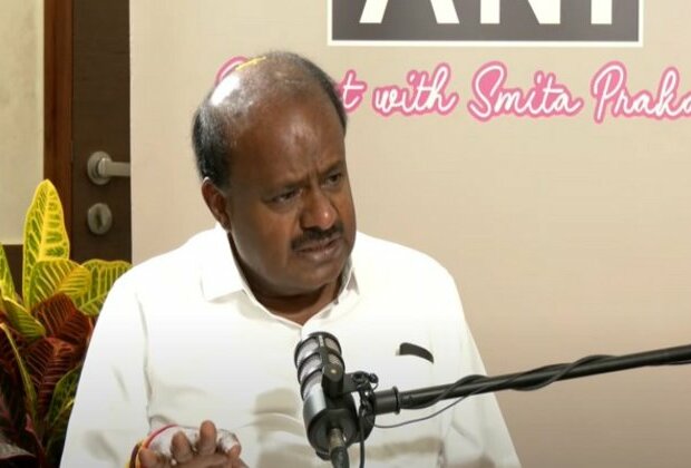 "Siddaramaiah not committed to any party, but to his chair only": HD Kumaraswamy