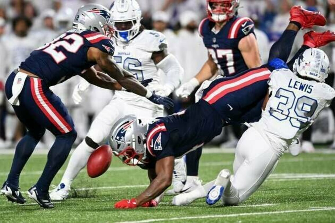 Patriots RB Antonio Gibson (knee) exits vs. Bills